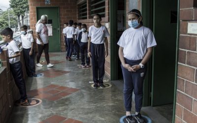Durante la pandemia madres asumieron la educación de sus hijos en las escuelas por la falta de maestros