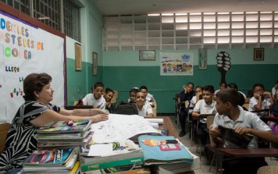 Docentes atienden en esta Navidad a niños dejados atrás