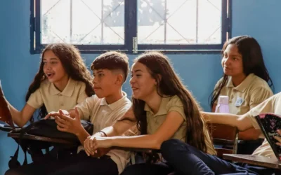 La sobreexposición a pantallas profundiza la crisis de comprensión lectora en niñas, niños y adolescentes