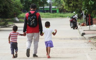 El 70 % de los niños que salen solos de Venezuela buscan a su familia