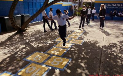 La falta de interacción social puede afectar la salud mental de los niños y adolescentes