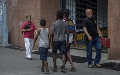 Niños venezolanos en situación de calle, el drama de trabajar para sobrevivir