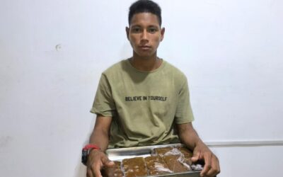 Gabriel, el chamo que vende bofló para salir adelante en Tucupita