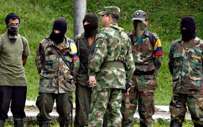 Guerrilla colombiana utiliza el hambre para captar a niños y jóvenes en Venezuela