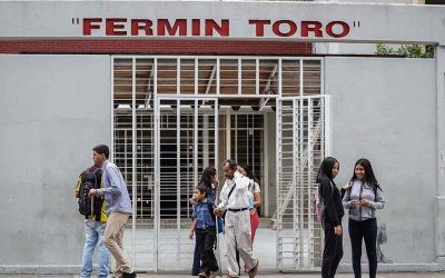 Venezuela cierra año escolar en medio de crisis, colapso de servicios y deserción