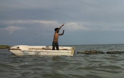 Niños y adolescentes de Margarita cambian las aulas de clases por la pesca artesanal