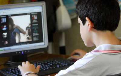 Atención padres: ¿Los niños deberían tener redes sociales?