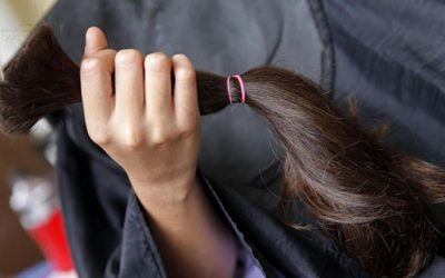 Madre Wayuu vende su cabello para salvar a sus hijos del hambre