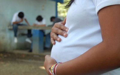 Educación sexual y anticonceptivos gratis para frenar embarazo precoz en Venezuela